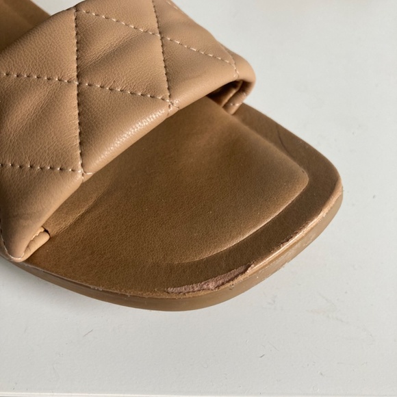 Sandals - Picture 3 of 4